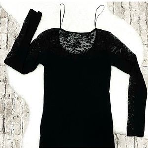 ❤️Lace accent on neck and down arms Ambiance Apparel black long-sleeved tee